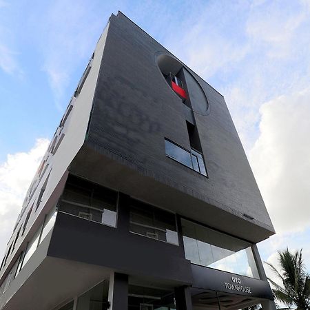 Super Townhouse Reva College University Yelahanka Экстерьер фото