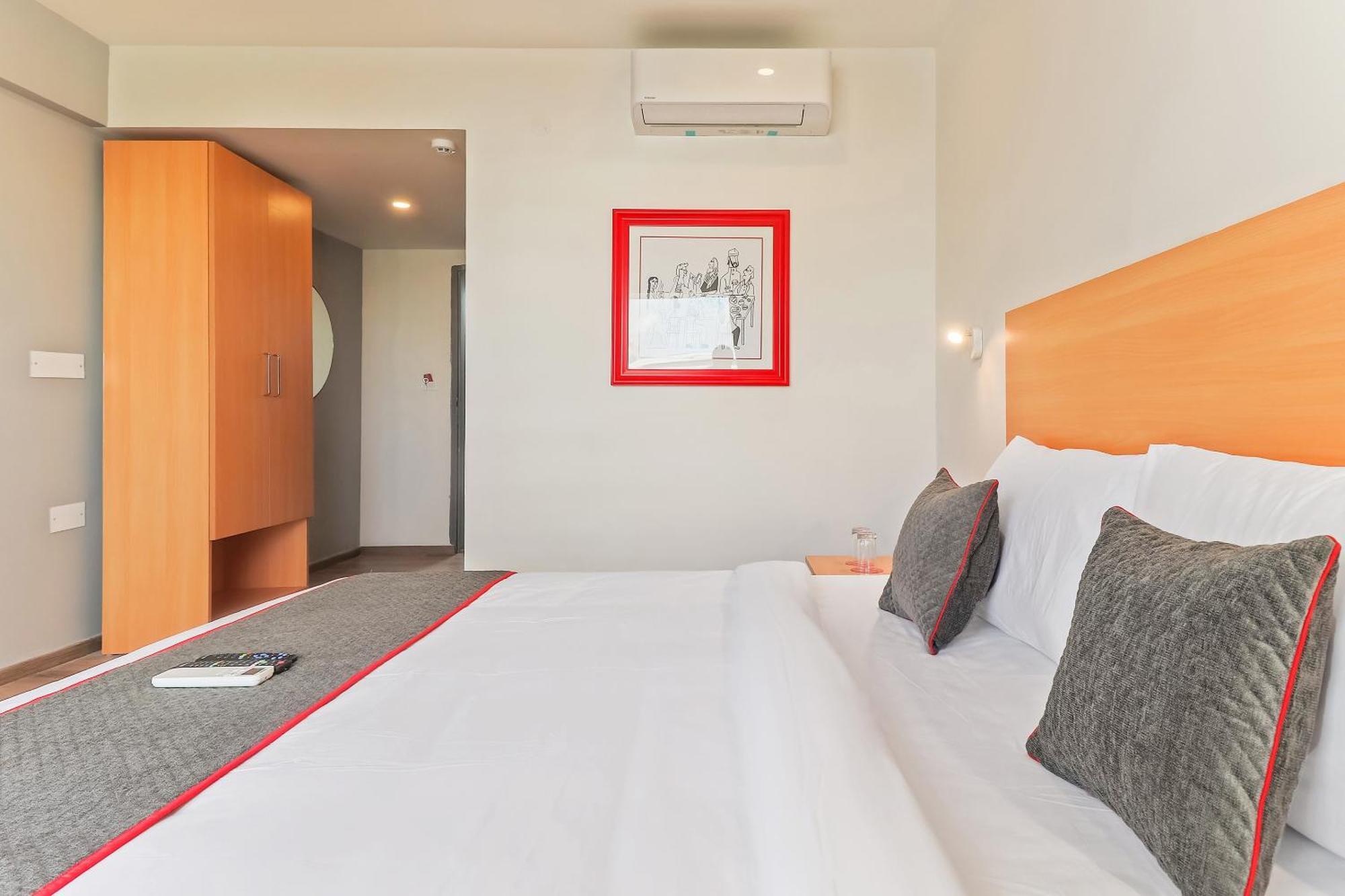 Super Townhouse Reva College University Yelahanka Экстерьер фото