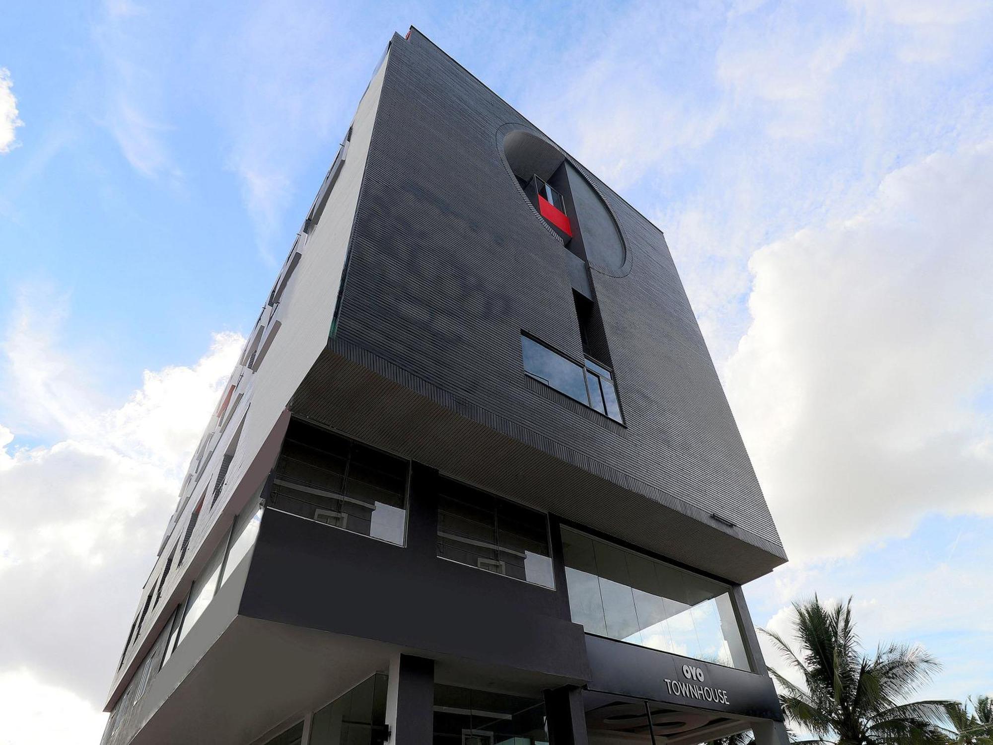 Super Townhouse Reva College University Yelahanka Экстерьер фото