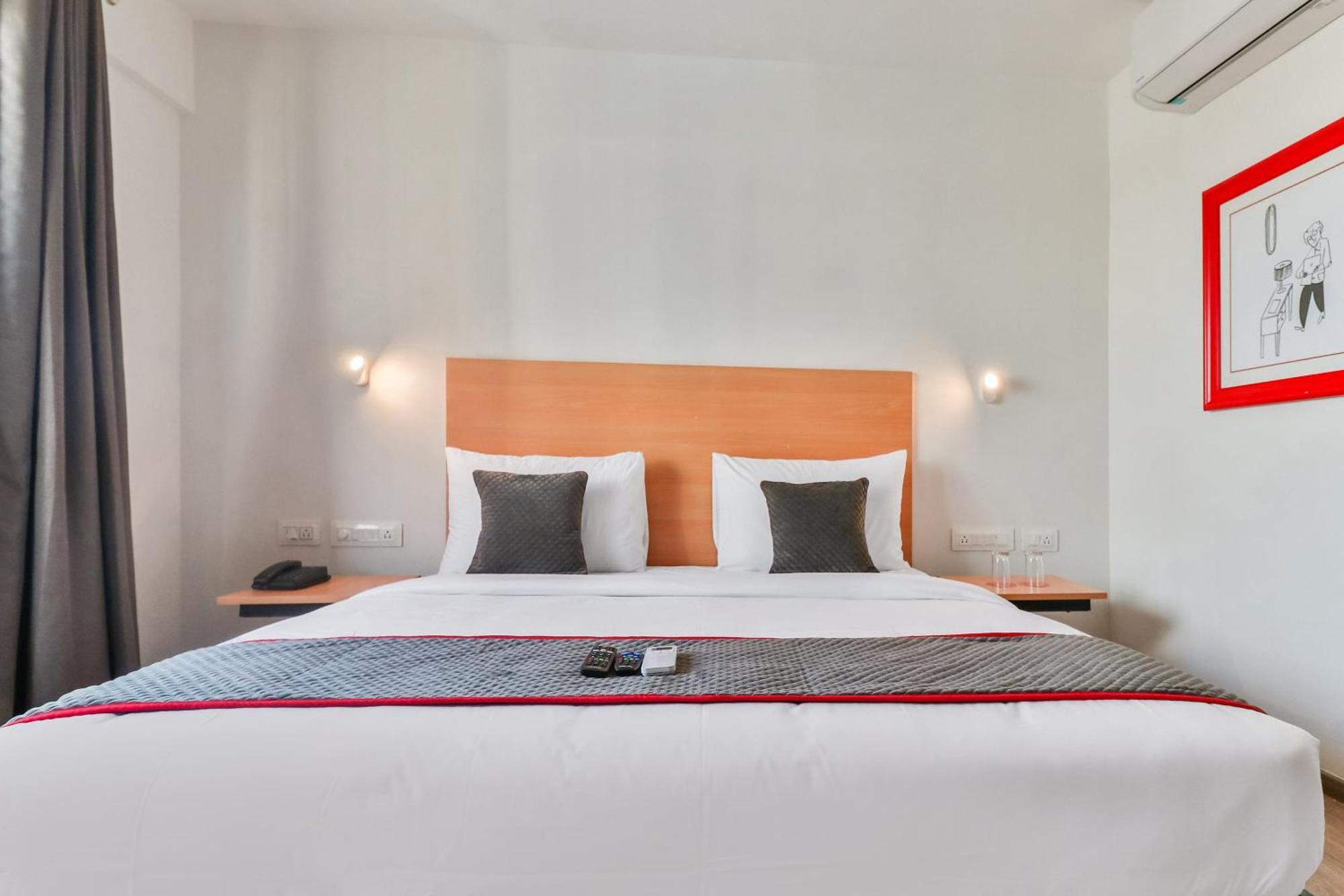 Super Townhouse Reva College University Yelahanka Экстерьер фото
