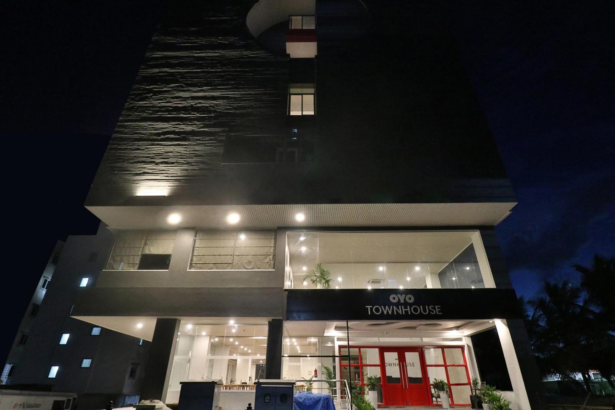 Super Townhouse Reva College University Yelahanka Экстерьер фото