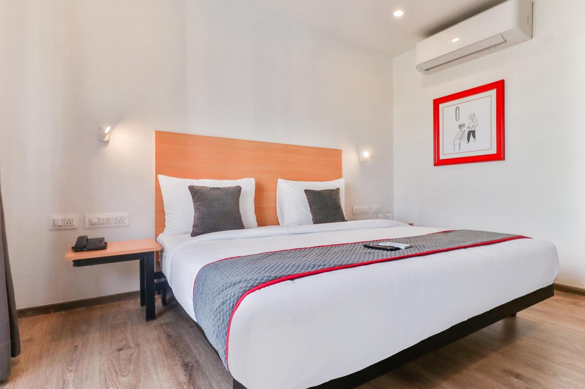 Super Townhouse Reva College University Yelahanka Экстерьер фото