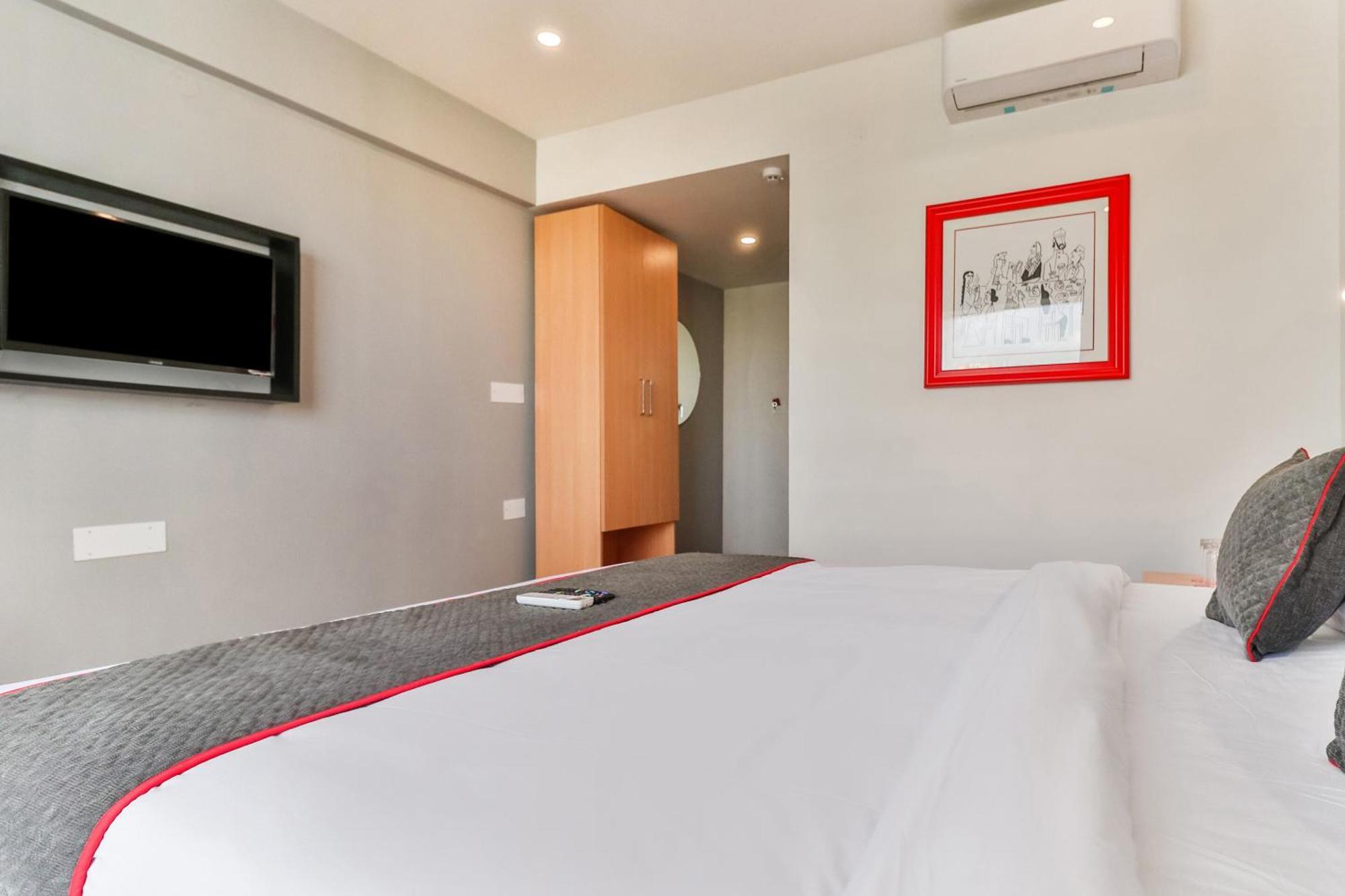 Super Townhouse Reva College University Yelahanka Экстерьер фото