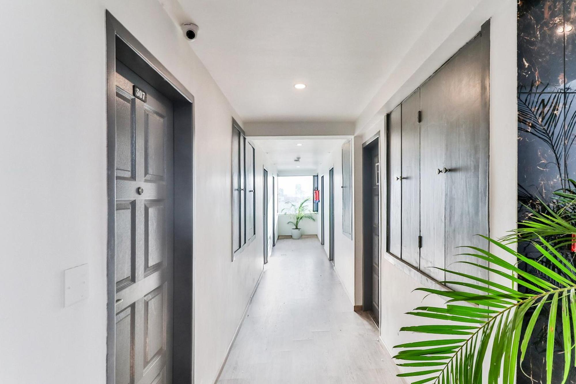 Super Townhouse Reva College University Yelahanka Экстерьер фото